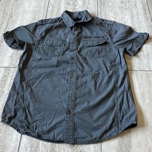 preloved Twoce,size Medium,2front pockets,short sleeves polo shirt for men